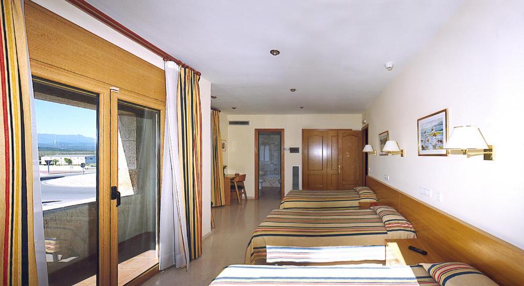 Hostal Mallorquines Riudarenes Exteriör bild
